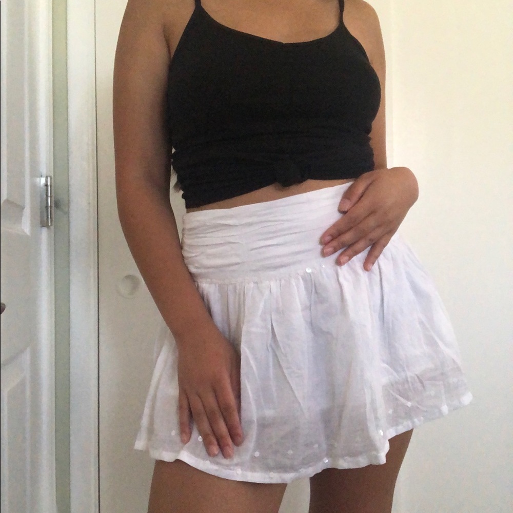 Vintage Wet Seal White Y2K Inspired Mini Skirt 🍬